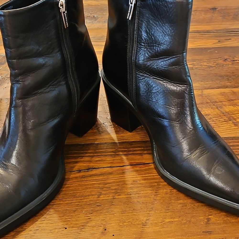 Vince Camuto Black Leather Pointed-Toe Ankle Side Zip Boots . Worn Once - Picture 12 of 12